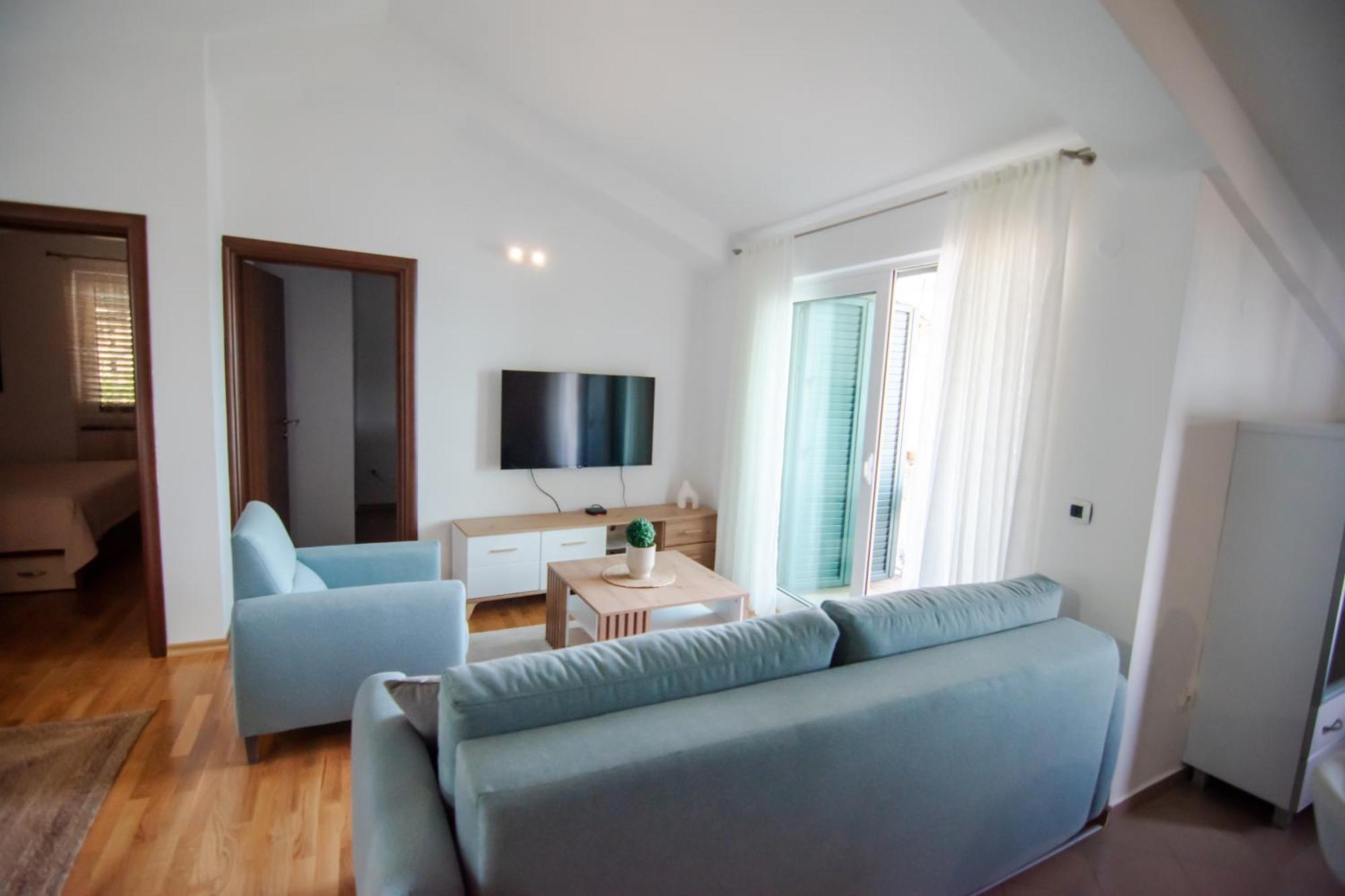 City Center Apartments Тиват Экстерьер фото